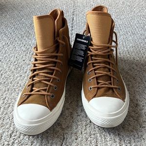 Converse W/Lunarlon size 9 tan and white high tops